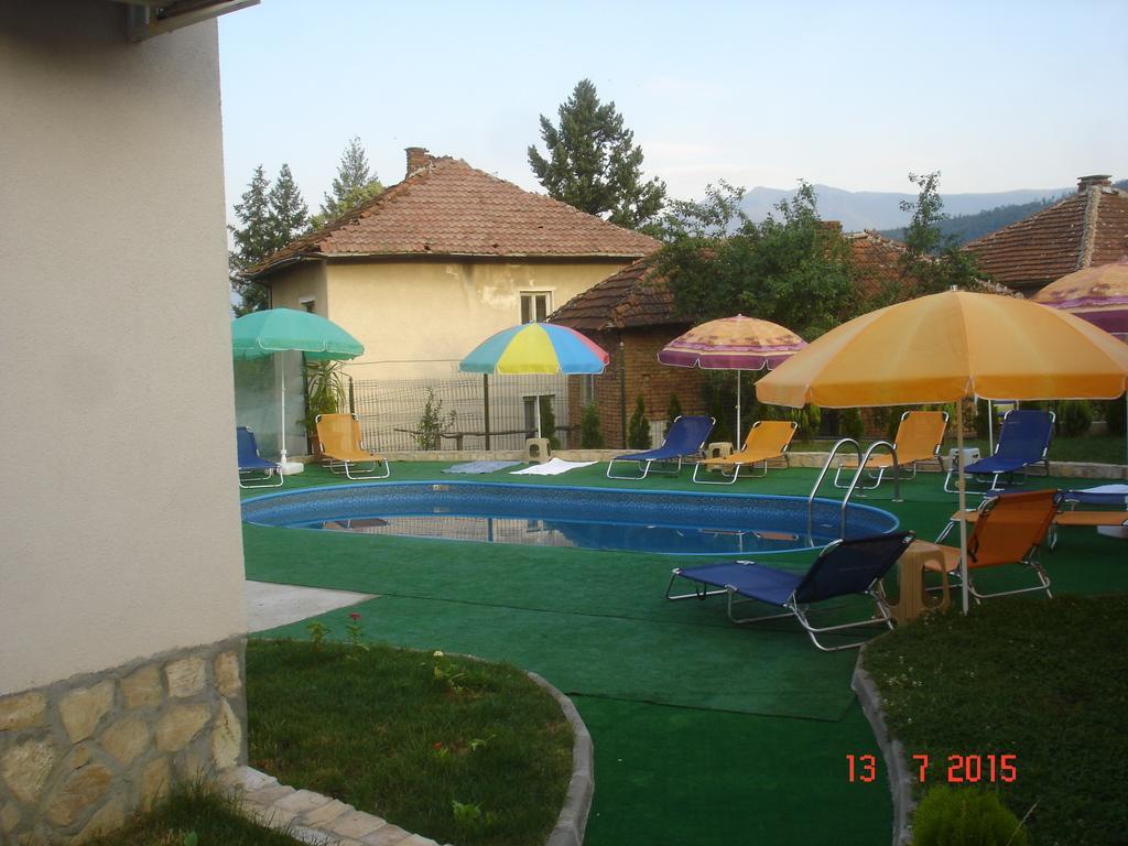 Guest House Camellia Berkovitsa Exterior foto