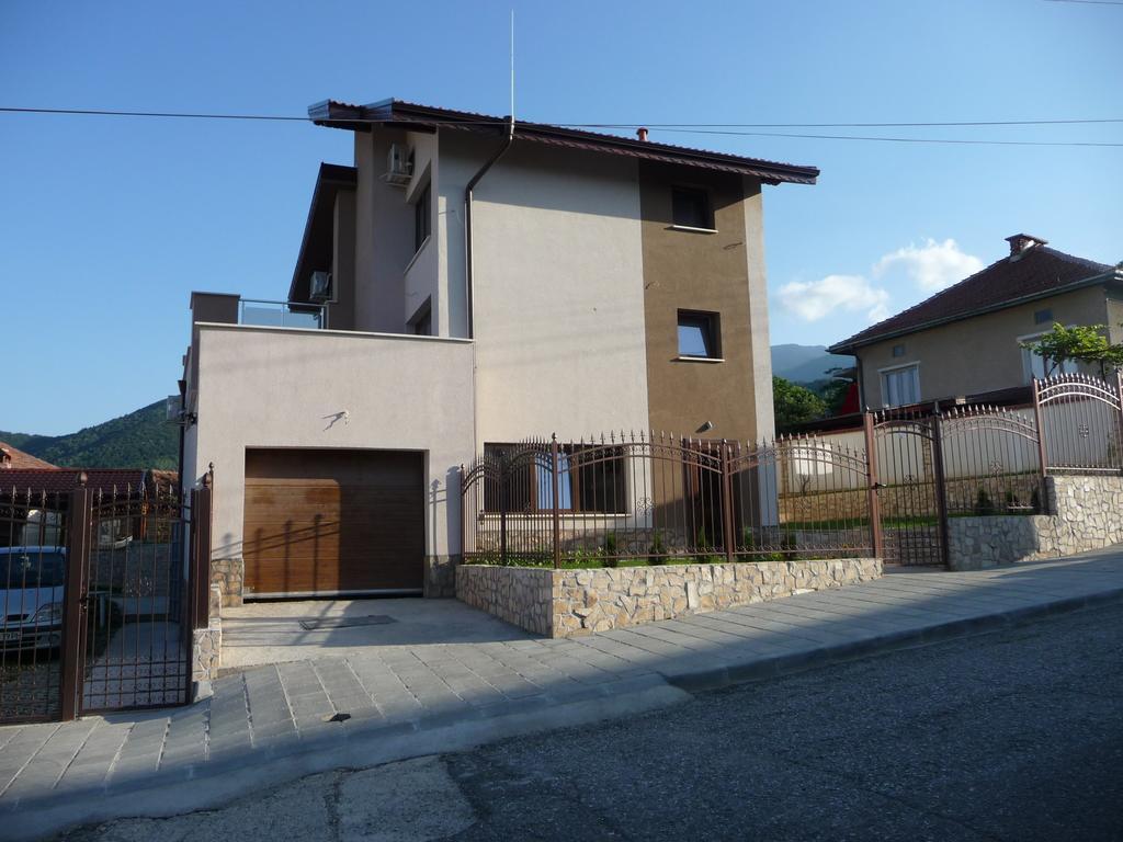Guest House Camellia Berkovitsa Exterior foto