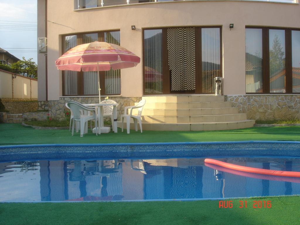 Guest House Camellia Berkovitsa Exterior foto